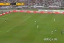 Målmand scorer fra eget mål